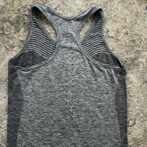 Nike Dry Fit Tank - Picture 6 of 7